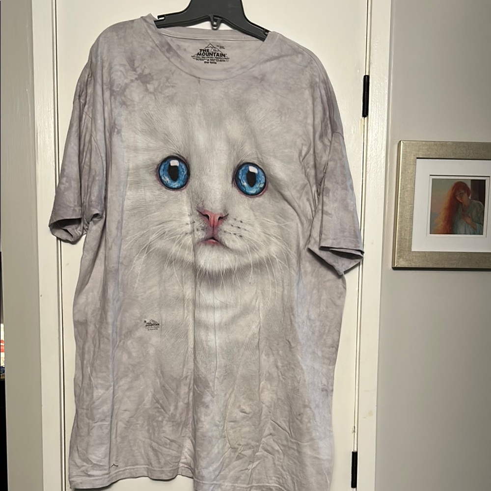 The Mountain Gray Cat Face Tee with Blue Eyes